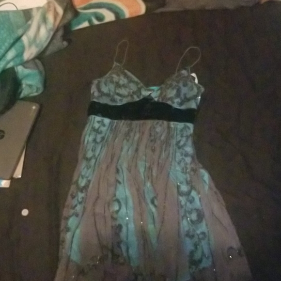 Dresses & Skirts - Dress
